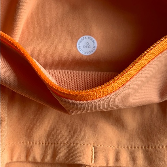 Lululemon Speed Up Shorts - Picture 5 of 5